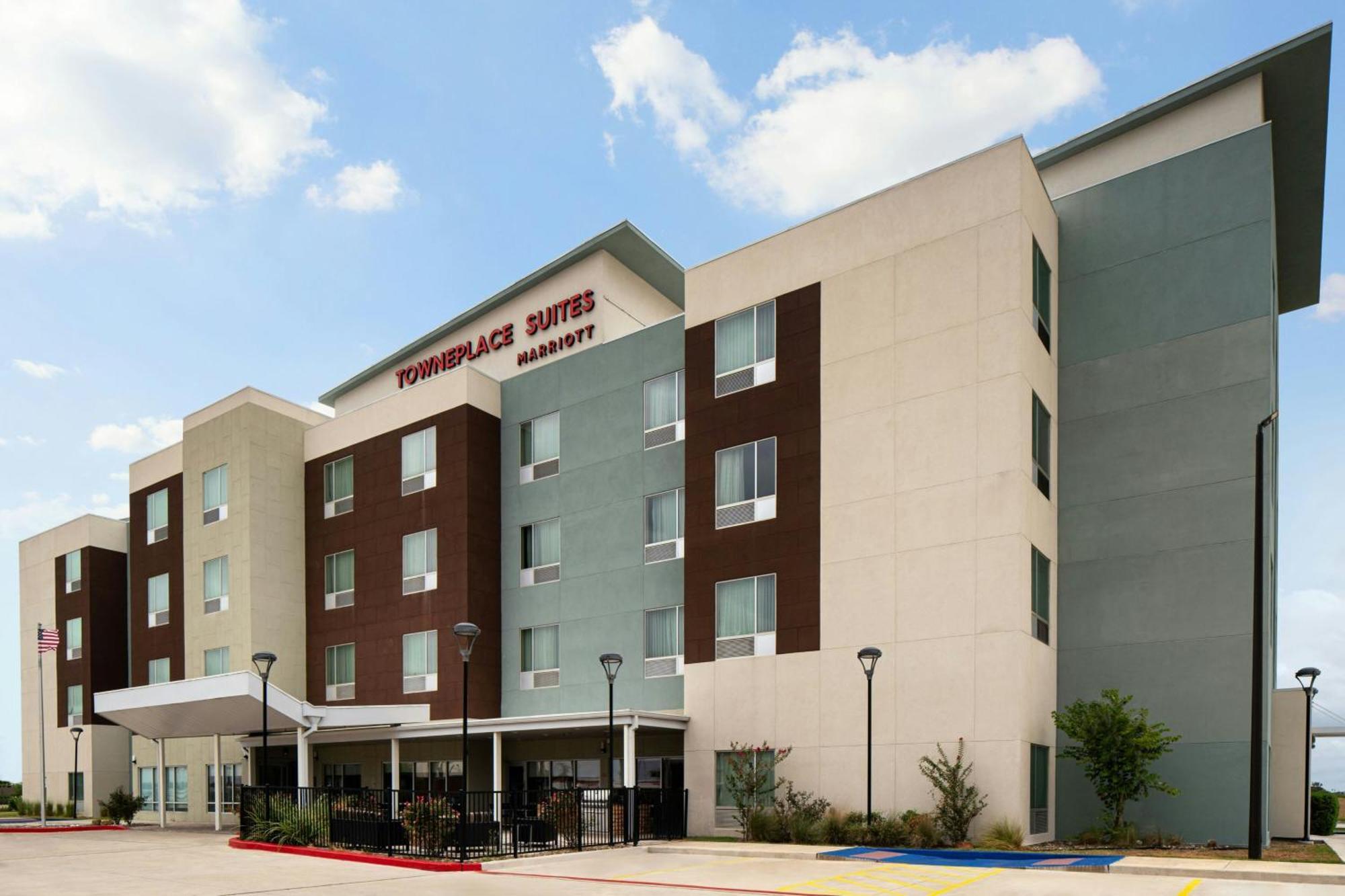 15 Smart TownePlace Suites by Marriott Hotels in the South Worth Booking