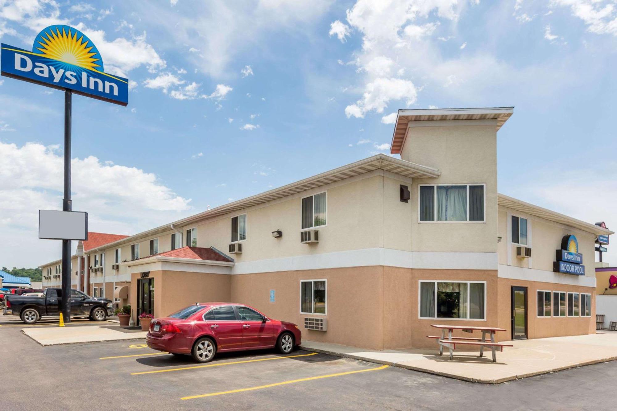 4 Smart Family Hotels Near Crystal Cove Park Worth Booking