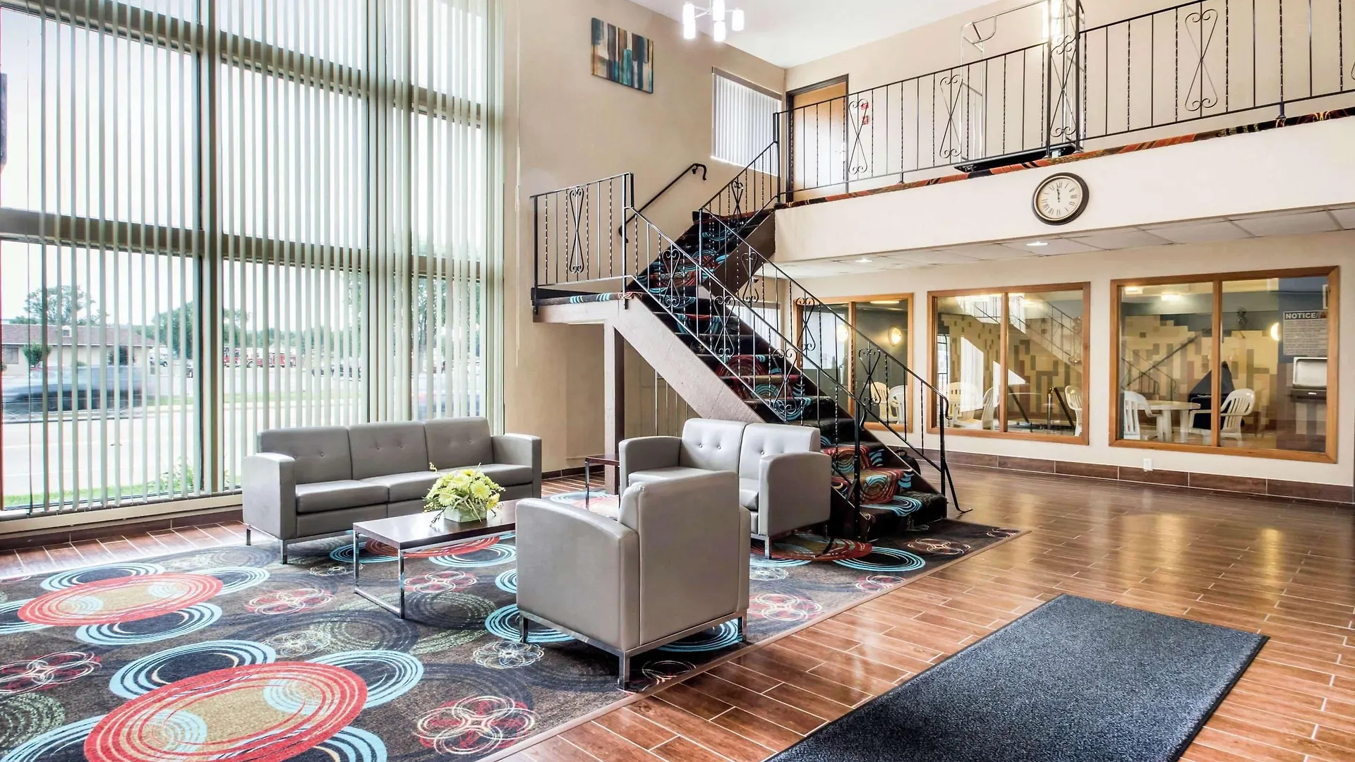5 Smart Airport Hotels Near Gundersen Lutheran Worth Booking