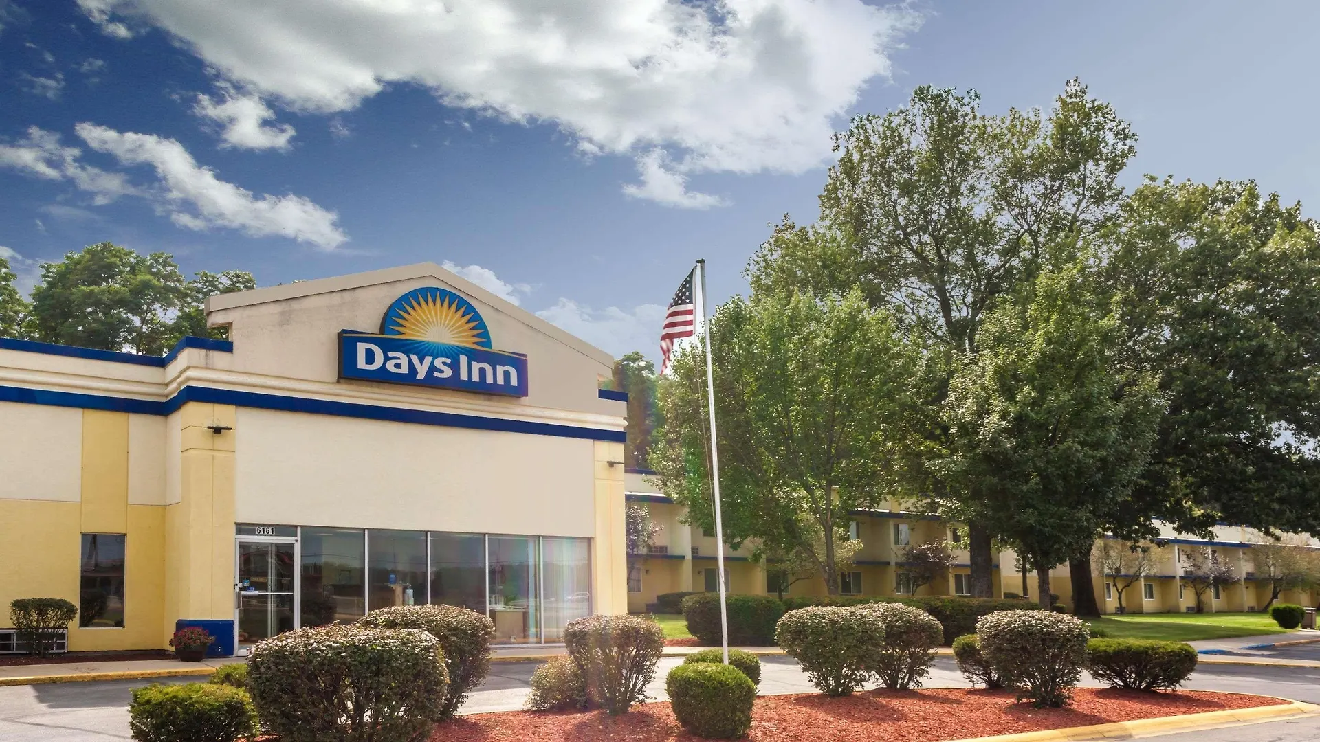Staying Near Dogwood Park: 4 Resort Hotels Compared