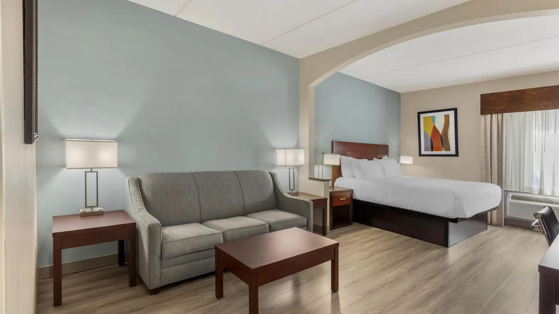 Staying Romantic in North Carolina: 12 Hotels Compared